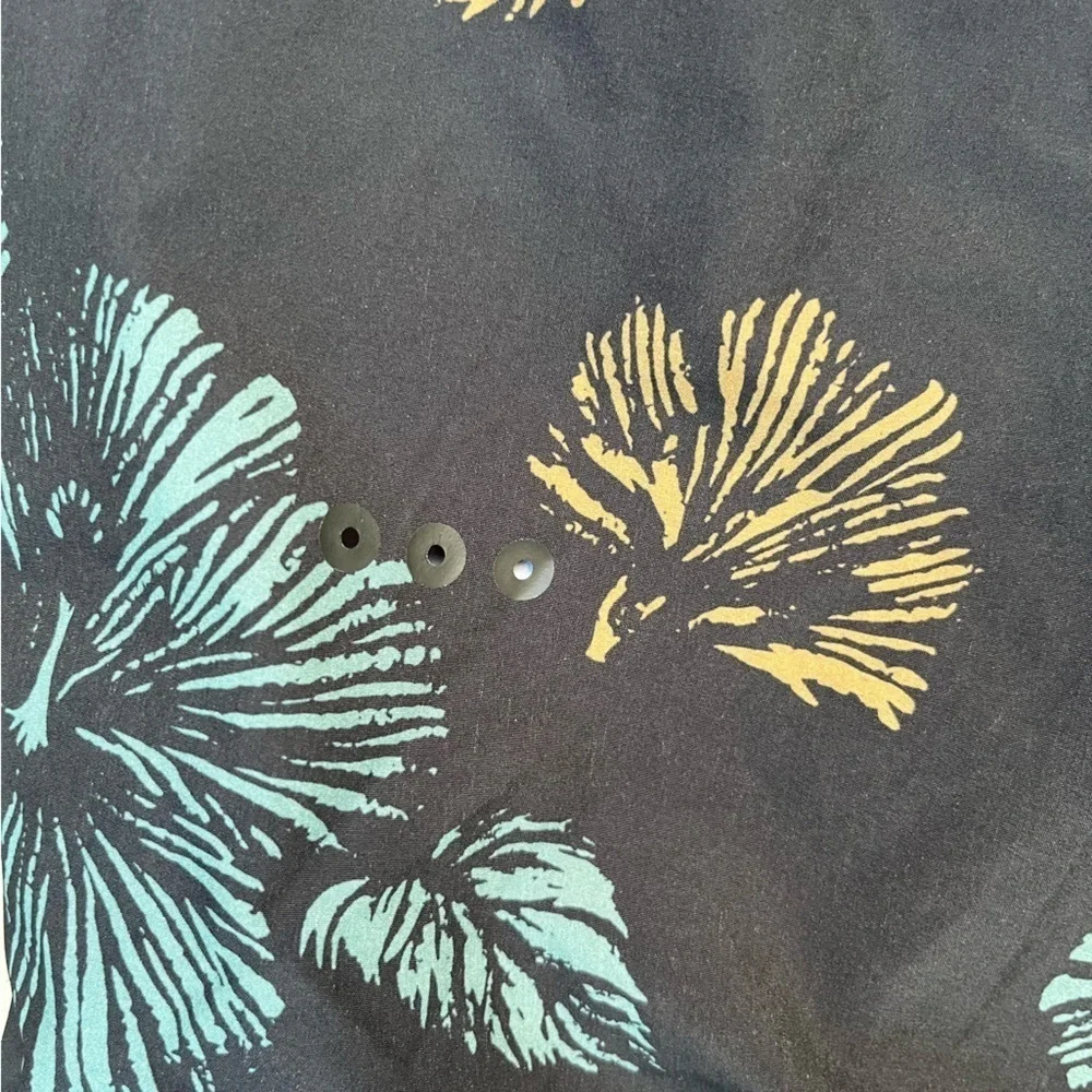 Men's Vuori Shorts Multicolor Floral 38 Pocket Active Logo Beach‎ Gym Surf Swim